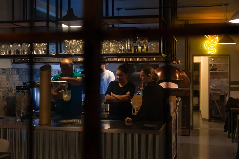 Servírování pizzy – Serpente